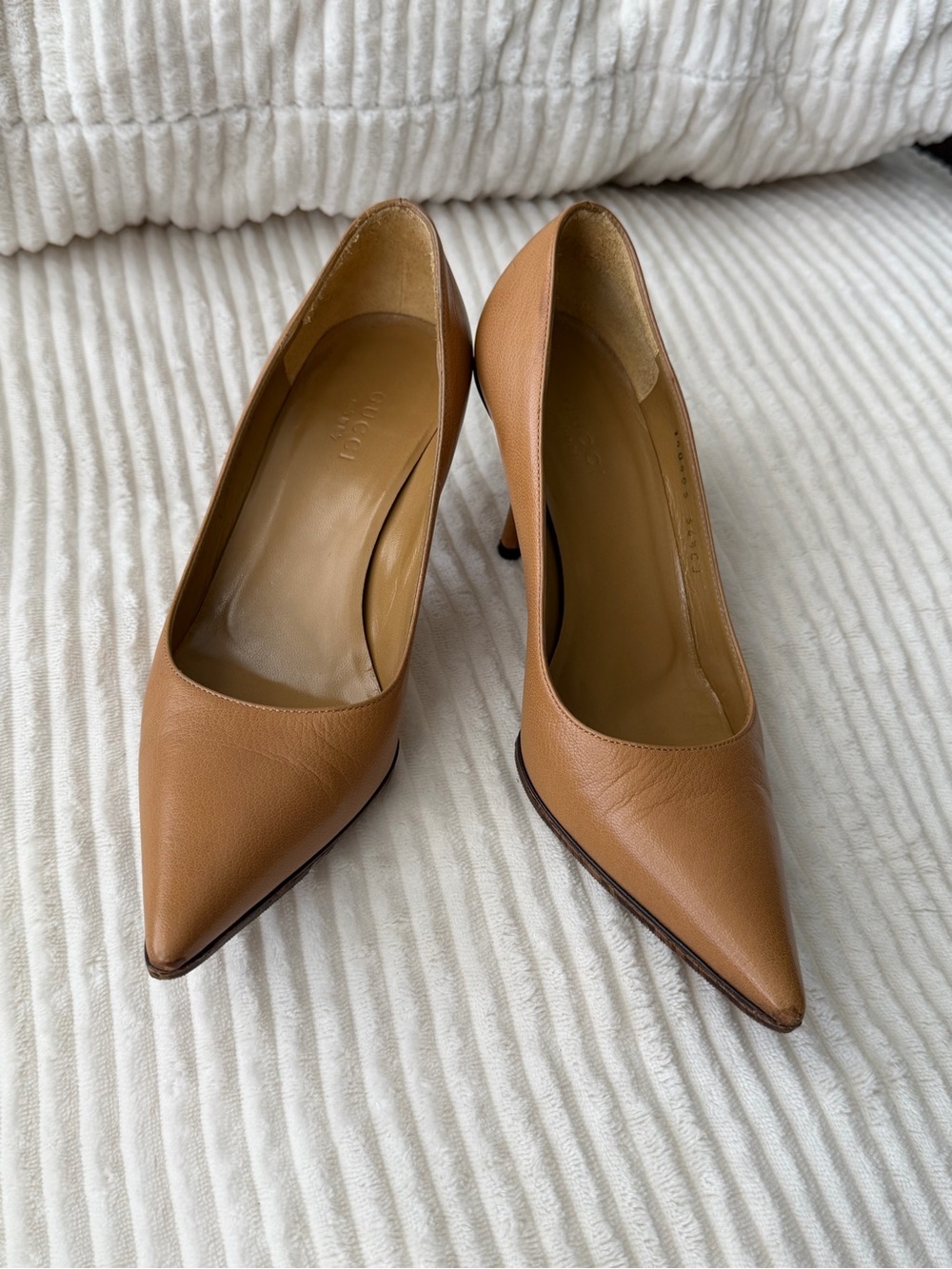 Gucci Beige Leather Pointed Toe Pumps